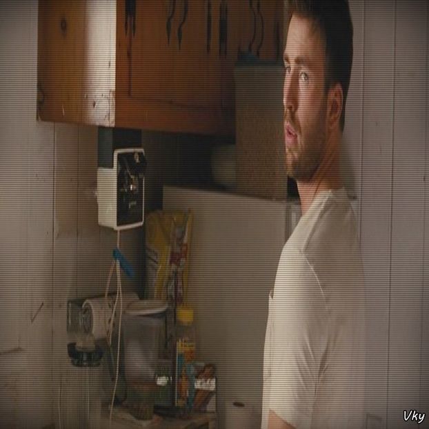 ▬ ❝Da, da.❞ Se apleaca si o saruta din nou. ❝Cand o sa de-a ma-ta bani pentru o noua savarina.❞=)))) - SO1xE07 I said I catch u if u fall