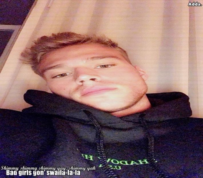 》Lasa, nu vreau sa ne certam... =))))) *isi aranjeaza gulerul la camasa cu + - SO1xE07 I said I catch u if u fall