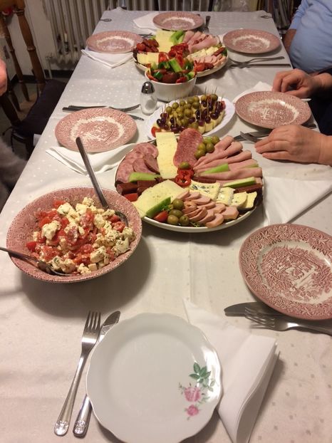 11.03.2019 - Aranjare platouri pt mese festive