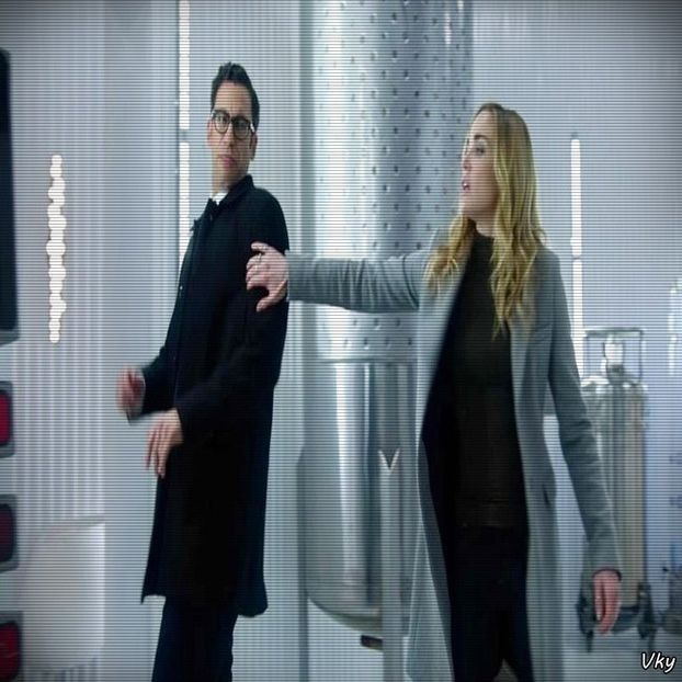 ▬ ❝De ce nu ai zis asa de la inceput.❞ Il da la o parte si danseaza ea asa cum stie mai bine.=)))))) - SO1xE07 I said I catch u if u fall