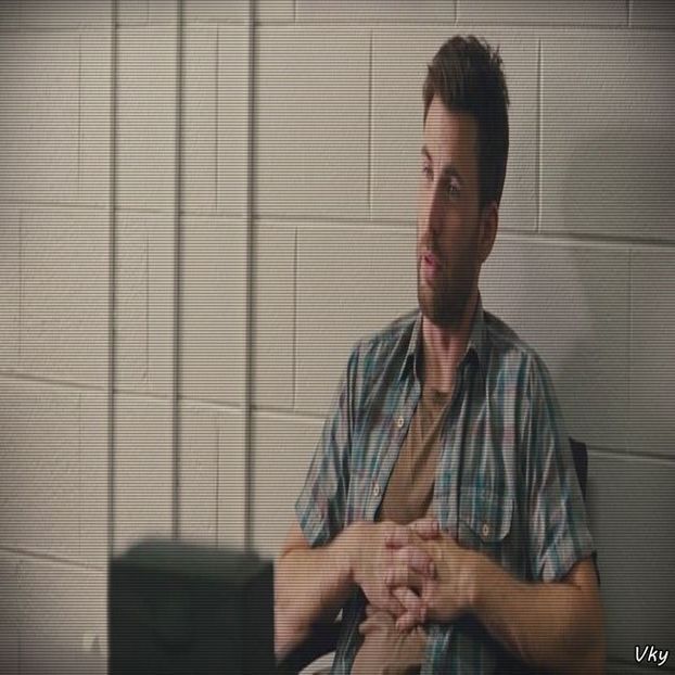 ▬ ❝Asa. Imi place ca asculti.❞ Se uita la ea si rade. =))))) - SO1xE07 I said I catch u if u fall