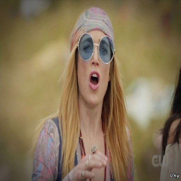 ▬ Danseaza in continuare cu ala si nu se opreste din strigat cand vede ca nu o aude, asta are - SO1xE07 I said I catch u if u fall