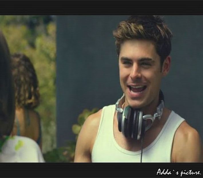 》*după ce dă noroc cu ea și dă paharul pe gât, îi zâmbește* Cu plăcere! *își mai umple + - SO1xE07 I said I catch u if u fall