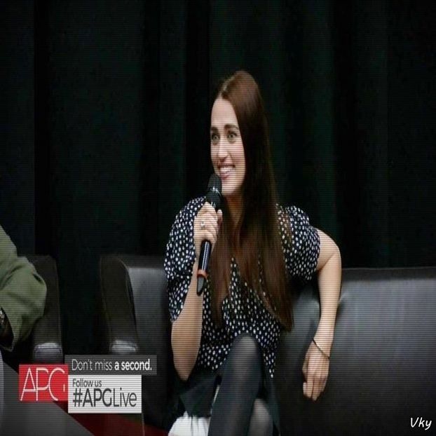 ▬ ❝Nu o sa ajung asa oricat de beata a-si fi.❞ Murind de ras, bea din pahar =)))))) - SO1xE07 I said I catch u if u fall