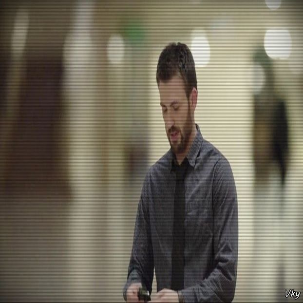 ▬ Sms. ❝In spatele tau, undeva prin capatul salii.❞=)))))))) - SO1xE07 I said I catch u if u fall