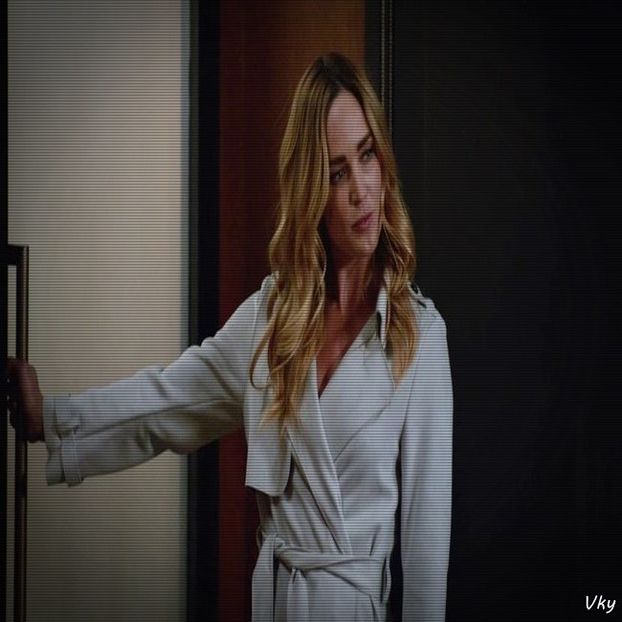 ▬ ❝Astept asta, stiu ca asta vei face.❞ Il saruta scurt si zambeste. =))) - SO1xE08 Taste them all tonight