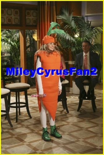 hannah-montana-welcome-bungle-18 - 02-Miley Morcov