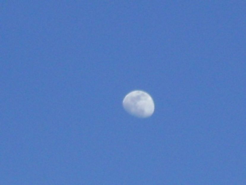 Luna in crestere in Leu - Luna - Soarele si norii - 1