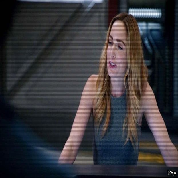 ▬ ❝Probabil, o sa se intoarca ele. Nu pot sta departe de haosul asta.❞=))))) - SO1xE09 Untill the sun come up