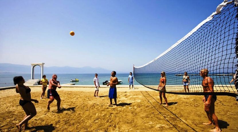 36-volei-pe-plaja - b-About me-b