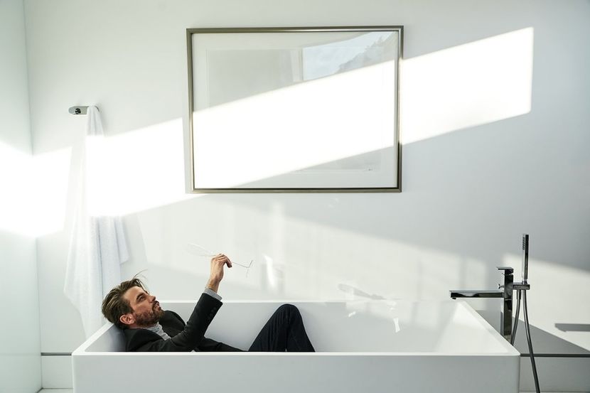 ▬ ❝Vrei sa sti ca am fost casatorit cu o nebuna pe care culmea, sigur o cunosti.❞=))))))))) - SO2xE01 Whats with ur behaviour