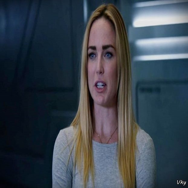 ▬ ❝Nu trebuie neaparat sa taci, doar incerc eu sa ma abtin.❞=))))))) - SO2xE01 Whats with ur behaviour