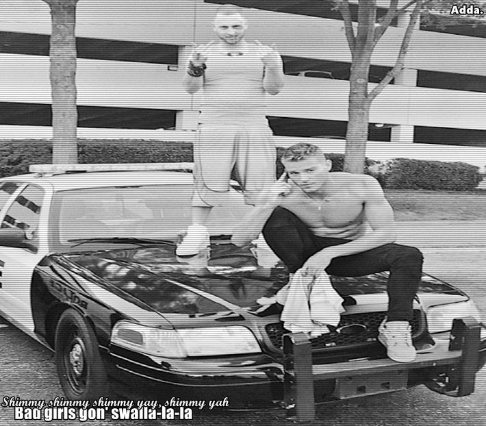 》Fie, credeam că ți-e poftă...=))))))))))*o pupă pe nas* - SO2xE01 Whats with ur behaviour