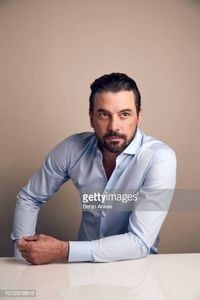 ▬ ❝Stiu ca nu dormeai, dar nu am vrut sa fi mai rusinata de atat.❞=)))))))) - SO2xE01 Whats with ur behaviour