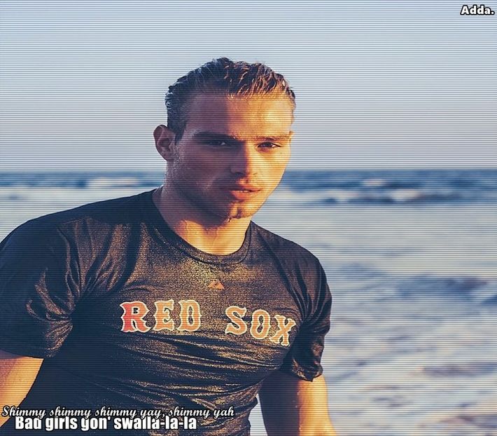 》Te-ai învățat, nebună mică...=)))))))))*o ciupește de qwr* - SO2xE01 Whats with ur behaviour