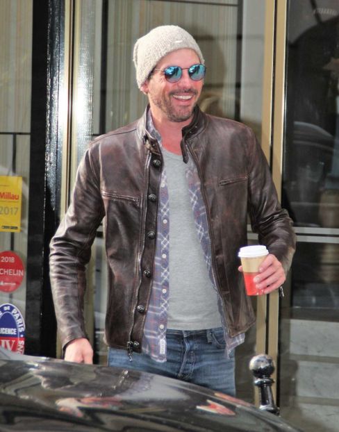 ▬ ❝Poti sa dansezi, nu sa te asezi la masa doar pentru ca nu stiu eu.❞=)))))) - SO2xE01 Whats with ur behaviour