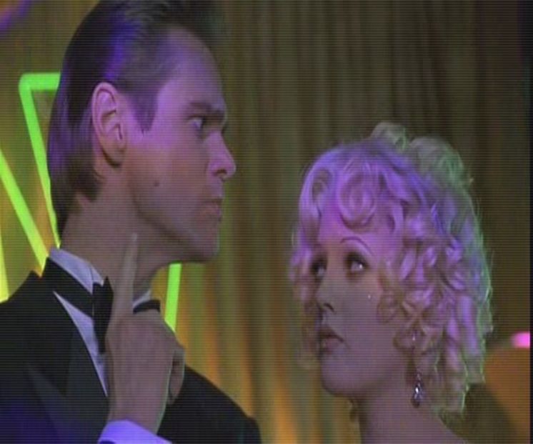 ━   cutiei toracice, și recunoaște robotic oaspetele. “Charlie Heaton, cazat în cabina 764, - All of these games all of our ways