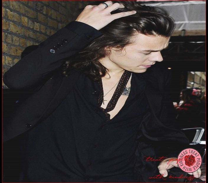 ┇「　 ĸ⋄⋄̤ ̷̷ι̷ w̷ ι̷▪⑉.;  Urmărește întreg circul din fața lui cuprins de consternare. Nu se așteptas - All of these games all of our ways