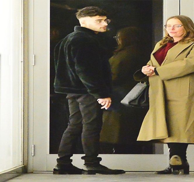 — Devine îmbinată cu o ameninţare de stradă, deloc reţinută, venită acum din partea lui, - All of these games all of our ways