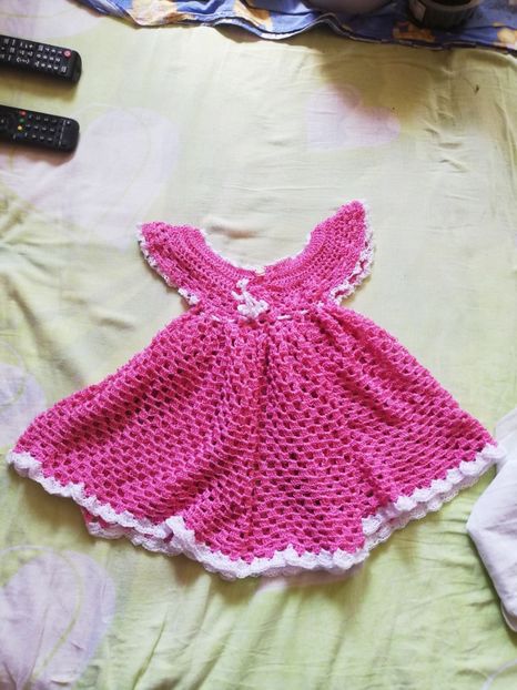  - Haine și jucării lucrate manual