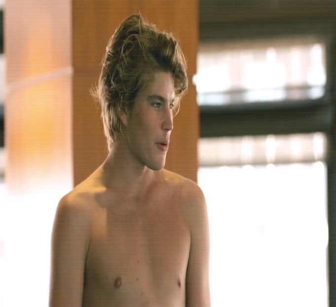 ×✎･e҉f҉f҉u҉l҉g҉e҉n҉t҉ ♦ ҉d҉r҉e҉a҉m҉s҉ ✖™ ncheietura mâinii drepte, liberă acum de prosopul alb. - All of these games all of our ways