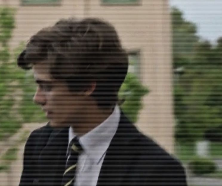 ·▪■̷̣͘　̾‹ℛam̈èn̈e⁕̷ɐʇ⑂ǝsᵎɐɹɟ› ;. În urma încheierii apelului îi face imediat semn barmanului pentru - All of these games all of our ways