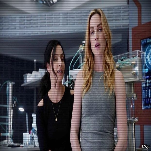 ▬ ❝Sunt in spatele tau.❞ Merge dupa Kris si se opreste scurt la Matt - SO2xE03 Have you got no shame