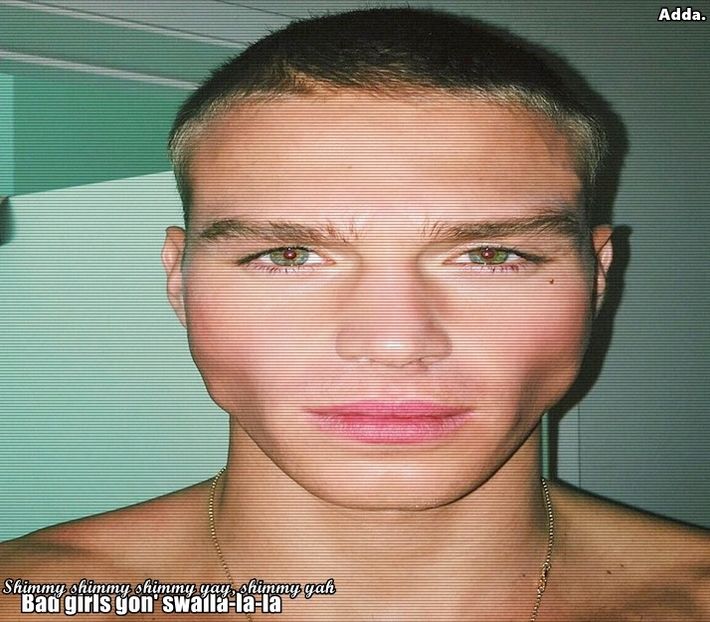 》Asta știu, că mă placi nervos. *Dă din sprâncene și-o trage spre el* =)))). - SO2xE03 Have you got no shame