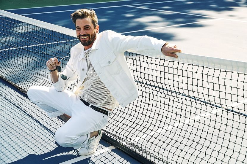 ▬ Il da Cate afara din cabinet si merge pe hol putin suparat ca nu il - SO2xE04 Im in my best condition