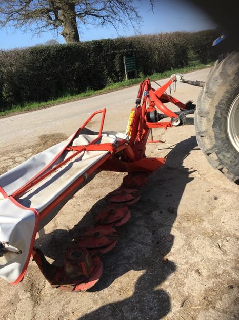 489B3051-DAD9-4429-96C9-AB4404104A19 - COSITOARE KUHN GMD 55 SELECT 2012