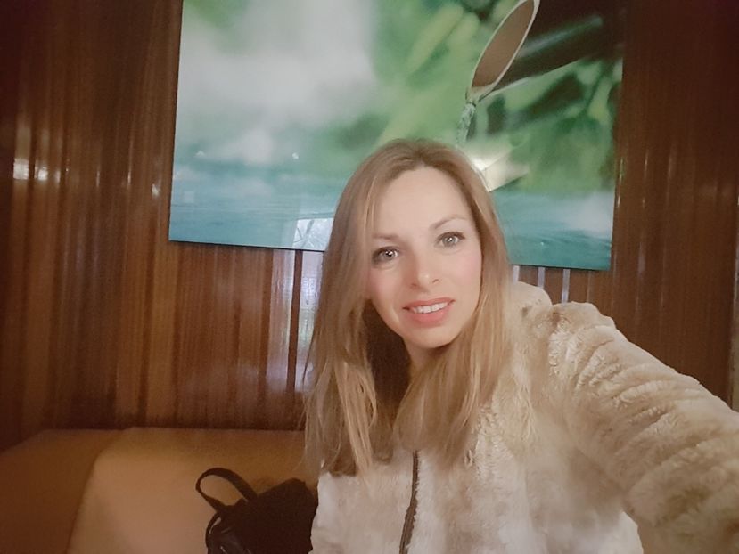 5B8770A1-7107-4BA9-9BB9-AACEB40CA84B - Flori