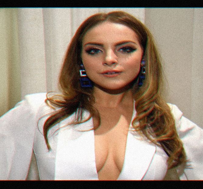 ◤bgmunicorn said Elizabeth Gillies◢ - one more door