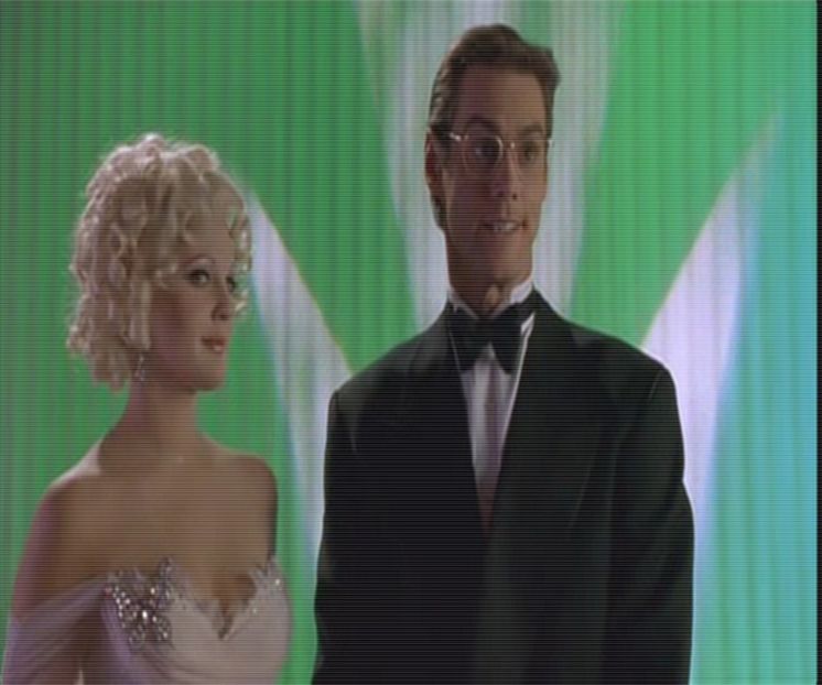 ━   cu un ochi în minus în urma acestei distracţii. Angajaţii îşi continuă treaba, iar şeful de - All of these games all of our ways