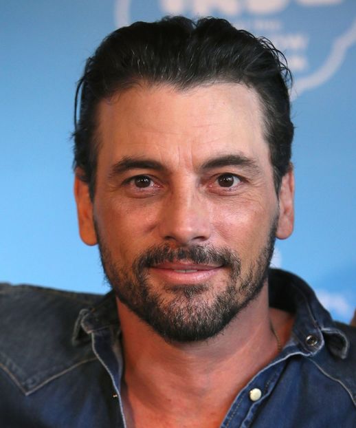 ▬ ❝Asta e viata prietene, daca nu a stiut sa pastreze ceea ce are deja.❞ =)))))) - SO2xE04 Im in my best condition