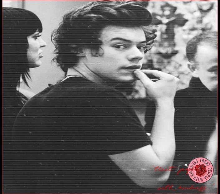 ┇「　 ĸ⋄⋄̤ ̷̷ι̷ w̷ ι̷▪⑉.; și stă câteva secunde bune pentru a degusta lichidul în întregime. - All of these games all of our ways