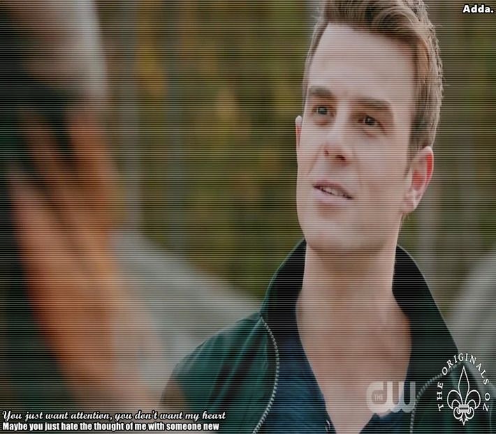 》Găsim cățelul și mergem să ne pregătim de bal? *surâde*  Da, mă poți ajuta, ar fi bine. - SO2xE05 Some ll say its a reverse