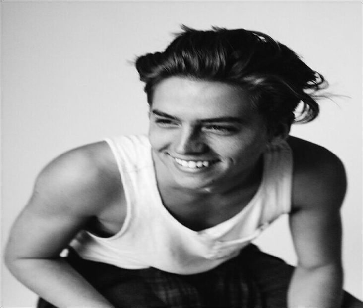 ⤑ᵖᶤᶰᵏĿЄ♏ØИÂÐЄ ┊tu arati minunat,dar sincer sa fiu oricum o faci mereu# zambeste( - SO2xE05 Some ll say its a reverse