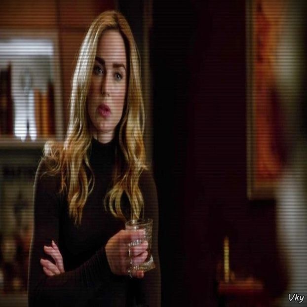 ▬ Il vede pe Adam si se duce la el facandu-si cruce. ❝Da-te jos de acolo. Ce satana - SO2xE05 Some ll say its a reverse