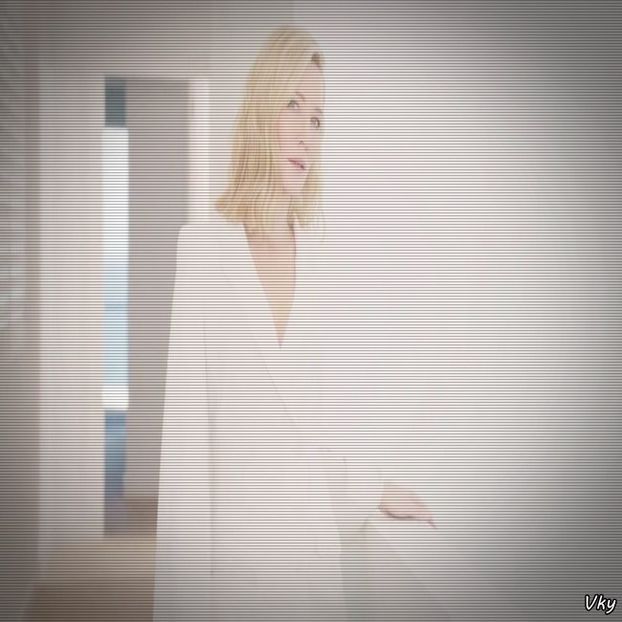 ▬ ❝Momentan, dar vedem pana la final.❞ Zambeste si ia o prajitura din mers pe care o baga - SO2xE05 Some ll say its a reverse