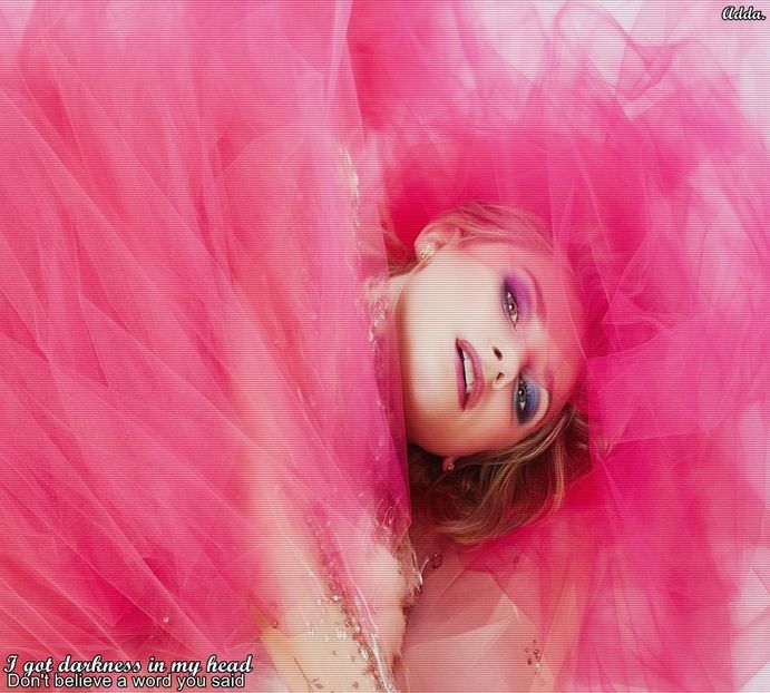 》Daaa, o idee pro-astă...*Se ridică și se scutură de becurile de pe ea și fuge de lângă ei* - SO2xE05 Some ll say its a reverse