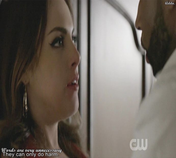 》*ge#me sacadat și i se face pielea de găină, își mușcă buza inferioară mai tare și-i trage - SO2xE06 Welcome to the jungle