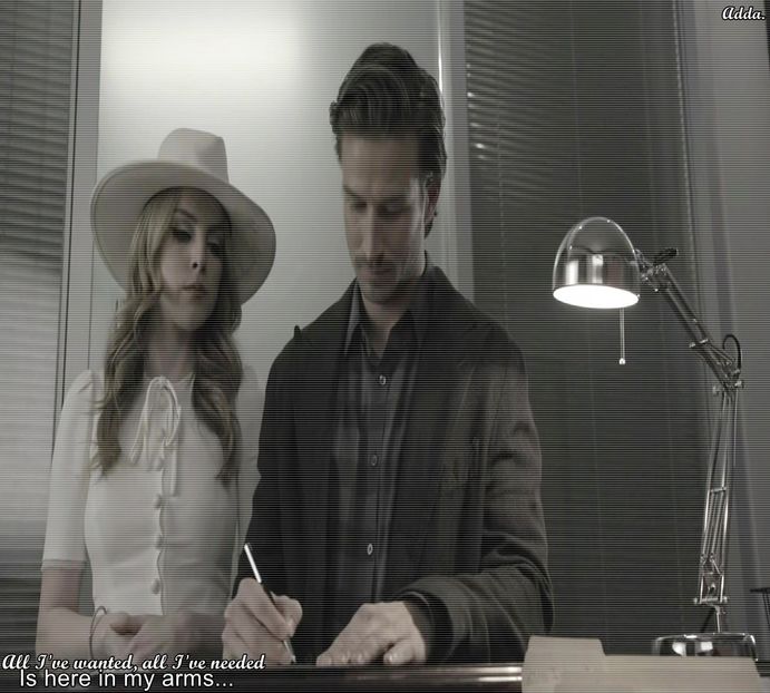 》*Se aruncă deși pompierii îi făceau brusc semn să n-o facă până se ridica Fardeen și - SO2xE06 Welcome to the jungle