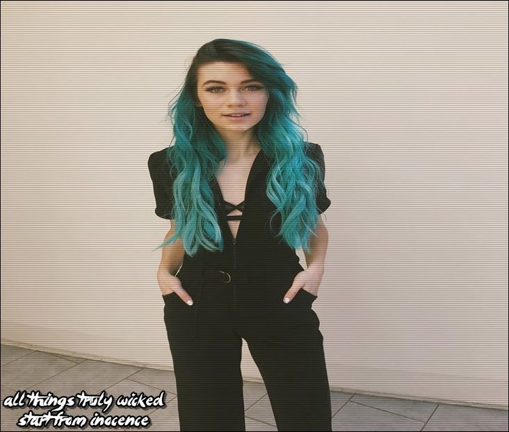 ϟ⚝. Mεямαιd Qυεεи ☪☂ [cl] [#se uita in directia in care ii arata el .  yes she is ..more than - SO2xE06 Welcome to the jungle