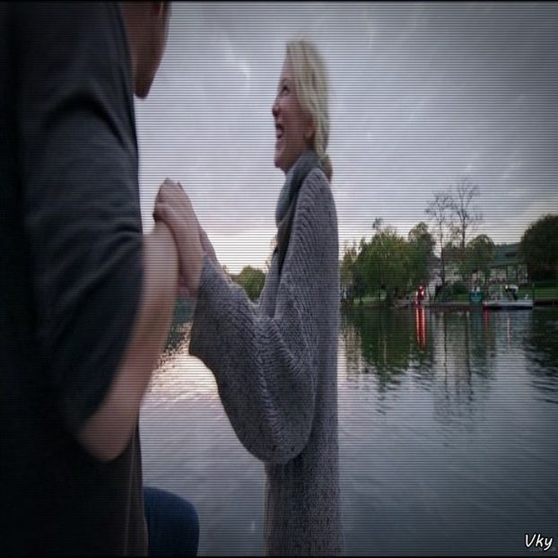 ▬ ❝Cred ca sunt altii mai buni ca mine in universitatea aia sa fie decani.❞ Surade dupa ce o saruta - SO2xE06 Welcome to the jungle