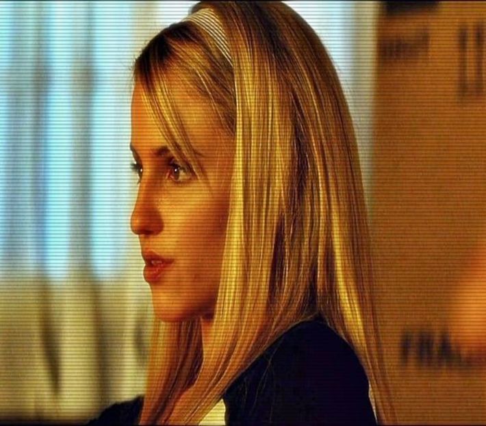 ⤑ᵖᶤᶰᵏĿЄ♏ØИÂÐЄ ┊eu sunt copil cuminte promit=))))# face o fata de copil inocent cica=));totusi nu( - SO2xE07 Such sorrow in her eyes