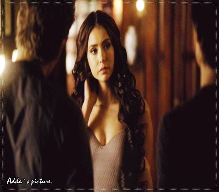 》*merge la băieți* Hello, boys. *își rotește o șuviță de păr în jurul unui deget* #Gralex. - SO2xE07 Such sorrow in her eyes