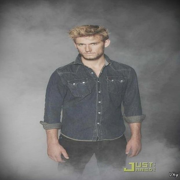 ▬ ❝O sa astept sa ma inveti lucrul asta.❞#adam Se uita la ea si - SO2xE08 So would u be my baby