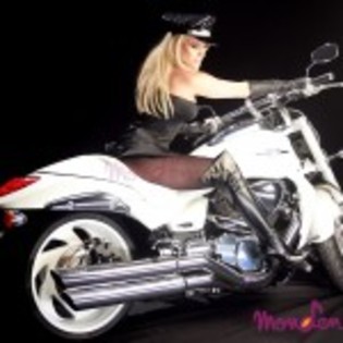 Filmari-Anda-Adam-My-love-on-you-150x150 - Videoclipuri