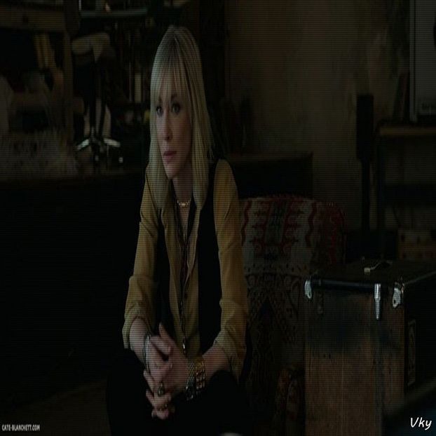 ▬ In cabinet, linistita isi face treaba in continuare sperand ca nu ii va strica nimeni buna - SO2xE08 So would u be my baby