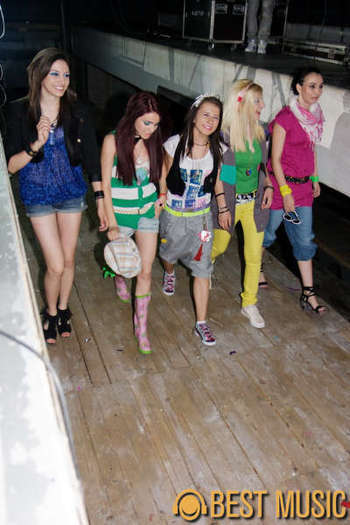 RNMTTNBNSYGOPGVFYZY - Videoclipuri